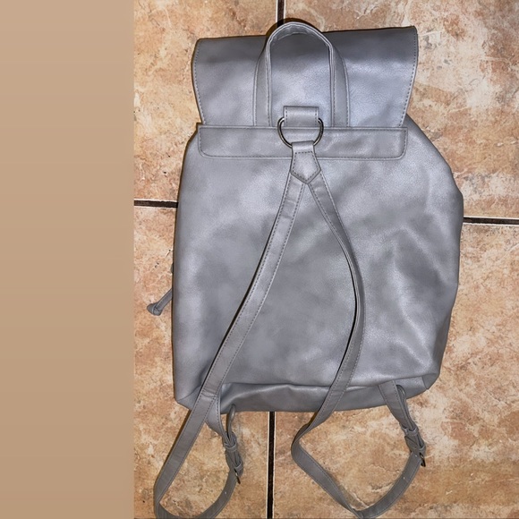 Gray backpack - Picture 7 of 7